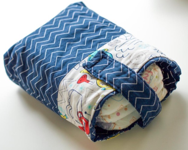 Nappy Pouch (1 of 2)